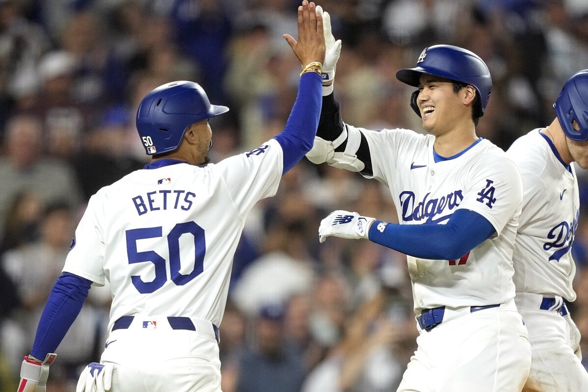 Dodgers ledakan 5 homerun - 4 di inning ke-6 - dalam kemenangan 15-2 atas Juara Dunia Rangers